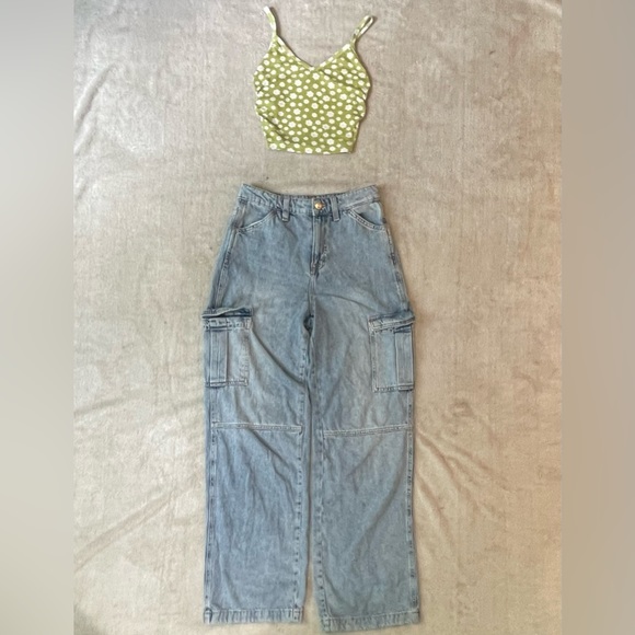 Fitted Flower tank Top - Picture 3 of 5